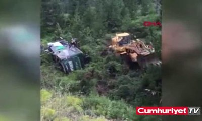 Otobüs devrildi: 2 ölü, 25 yaralı