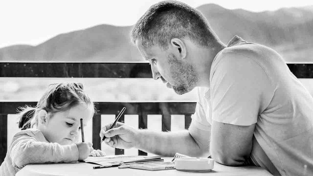 Relationship Tips: Deal with Generation Gap | इन तरीकों से दूर हो सकता है Generation Gap | Boldsky