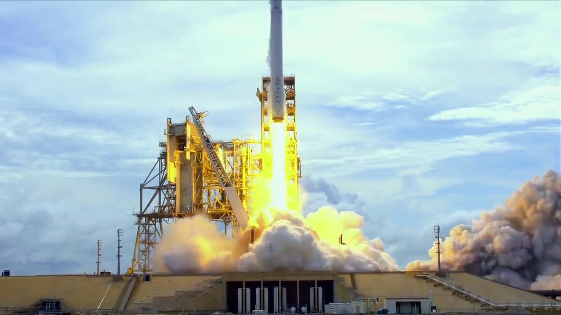 SpaceX has successfully launched its Falcon 9 rocket and the Dragon spacecraft to orbit.