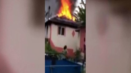 Evleri gözlerinin önünde cayır cayır yandı…