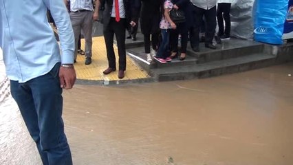 Tokat'ta Sağanak Yağış Hayatı Olumsuz Etkiledi