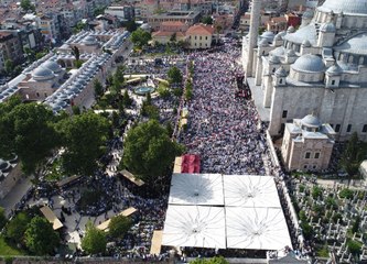 Abdülmetin Balkanlıoğlu'nun Cenazesinde İnsan Seli