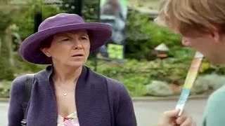 Please Like Me S02 E06 Lapin La Cocotte