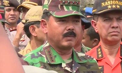 Panglima TNI dan Kapolri Tinjau Pencarian Korban Kapal