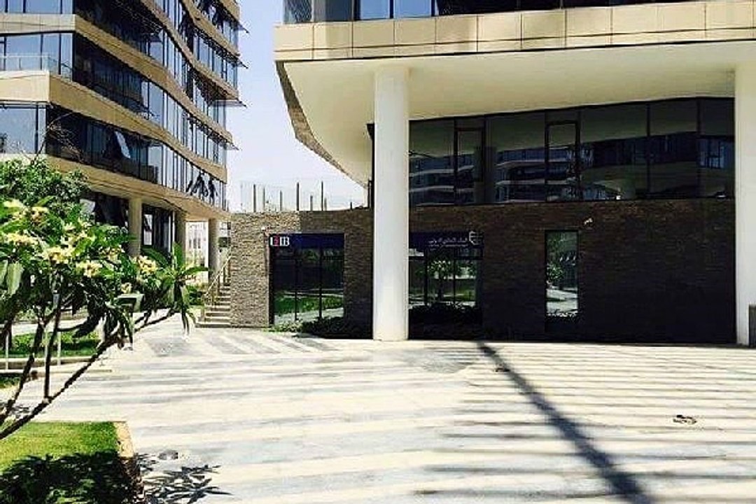 مكتب للايجار او للبيع فى الشيخ زايد 135 متر متشطب