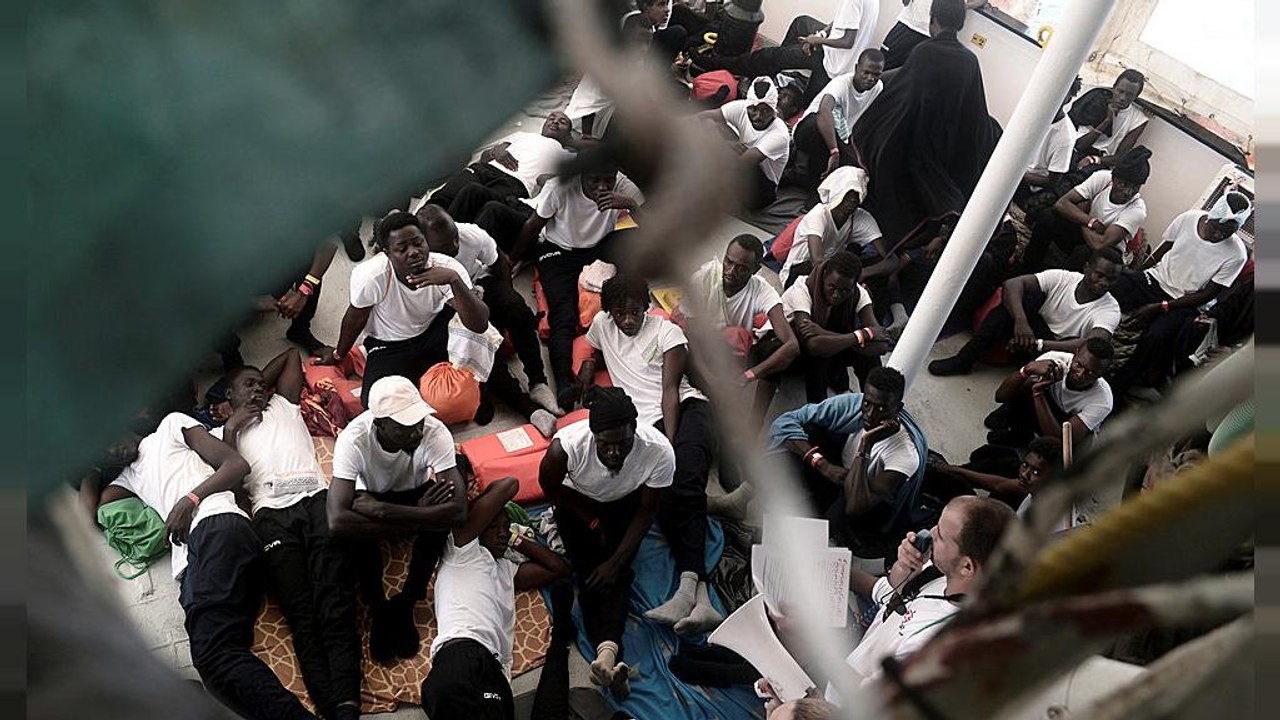 Italiens Innenminister und 224 Migranten: 'Fahrt doch nach Holland'