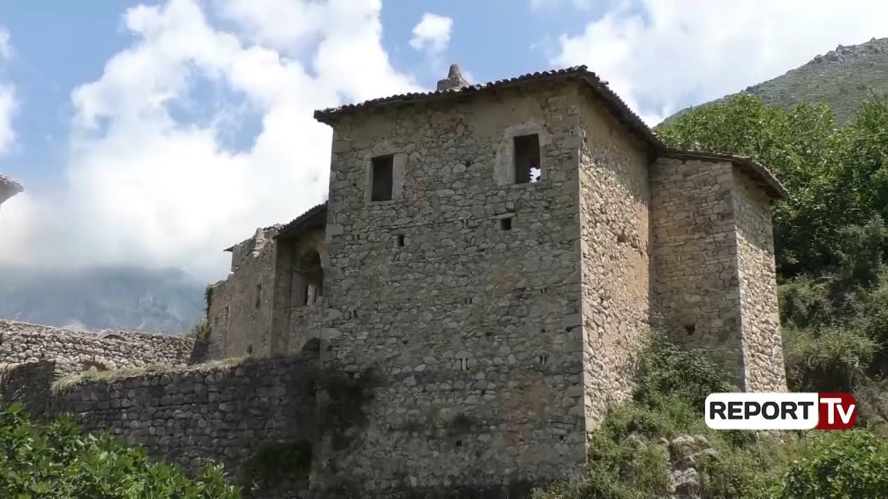 Report Tv - Kullat e Dervish Aliut në Dukat të Vlorës drejt shkatërrimit total