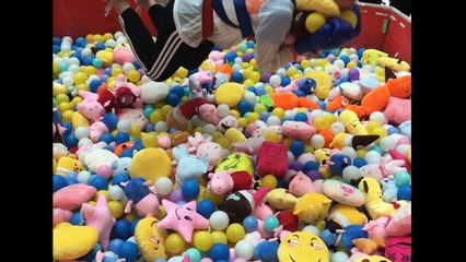 Now children in China can become human claw machines at the local mall