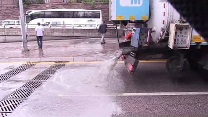 Başkentte kuvvetli yağış hayatı olumsuz etkiledi (4) - ANKARA