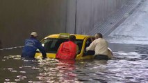 Başkentte kuvvetli yağış hayatı olumsuz etkiledi (3) - ANKARA