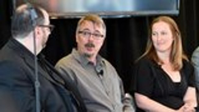 'Better Caul Saul' Executive Producers Tease 'Breaking Bad' Crossover at AMC Summit | THR News