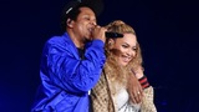 The Carters and 5 Seconds of Summer Compete for No. 1 on Billboard 200 | Billboard News