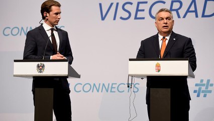 A szakértő szerint a V4-ek üzenni akarnak Európának