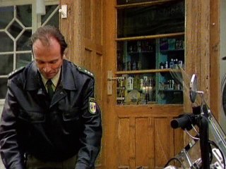 Ein Bayer auf Rügen  S02E09 - Gemeinsamkeit macht stark