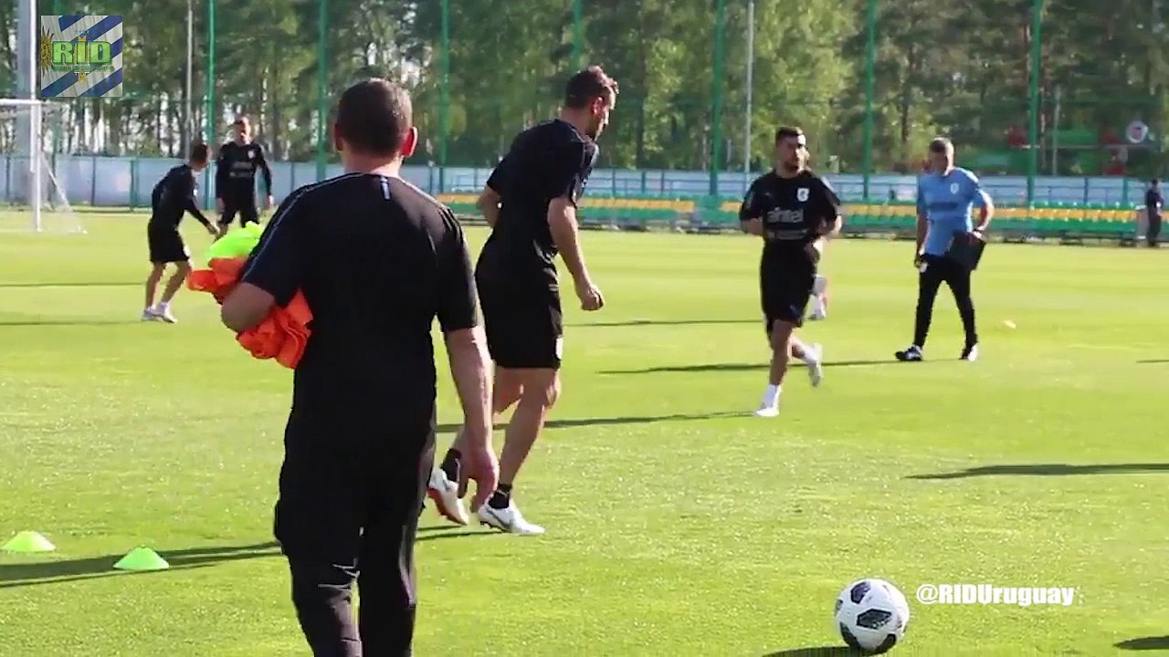 ENTRENAMIENTO DE LA SELECCIÓN URUGUAYA, TRABAJOS EN GIMNASIO Y CANCHA (21/06/18)