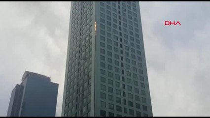 İstanbul - Maslak'ta Gökdelende Ufak Çaplı Yangın