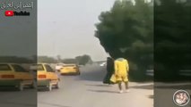 رجل مرور عراقي ينقذ فتاة !! بس السالفة دوخ