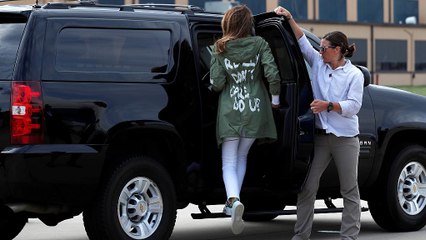 شاهد: عبارة مثيرة للجدل على سترة ميلانيا أثناء زيارتها لمخيم لأطفال اللاجئين وترامب يرد