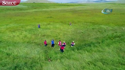 Télécharger la video: Leyla’yı arama çalışmaları drone ile görüntülendi