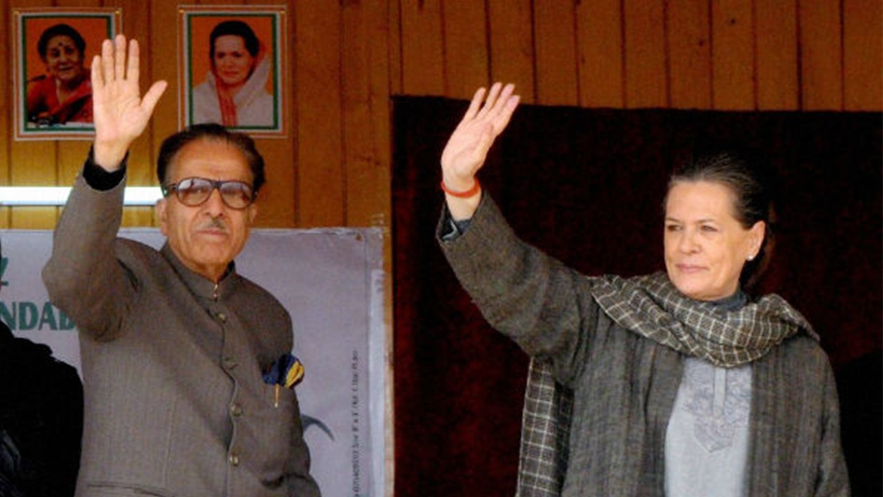 Congress Leader Saifuddin Soz ने Jammu and Kashmir मुद्दे पर Pakistan को किया Support वनइंडिया हिंदी
