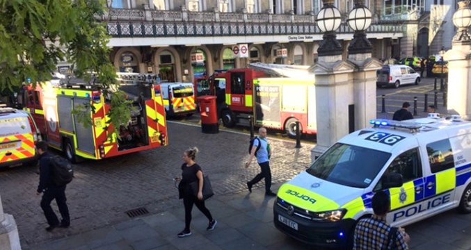 İngiltere'de Canlı Bomba Alarmı, Metro İstasyonu Boşaltıldı