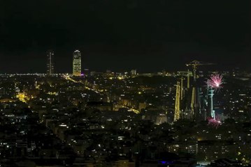 'Time-lapse' de Sant Joan sobre el cel de Barcelona