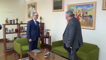 下载视频: Media greke - Kotzias e Bushati kyçin marrëveshjen