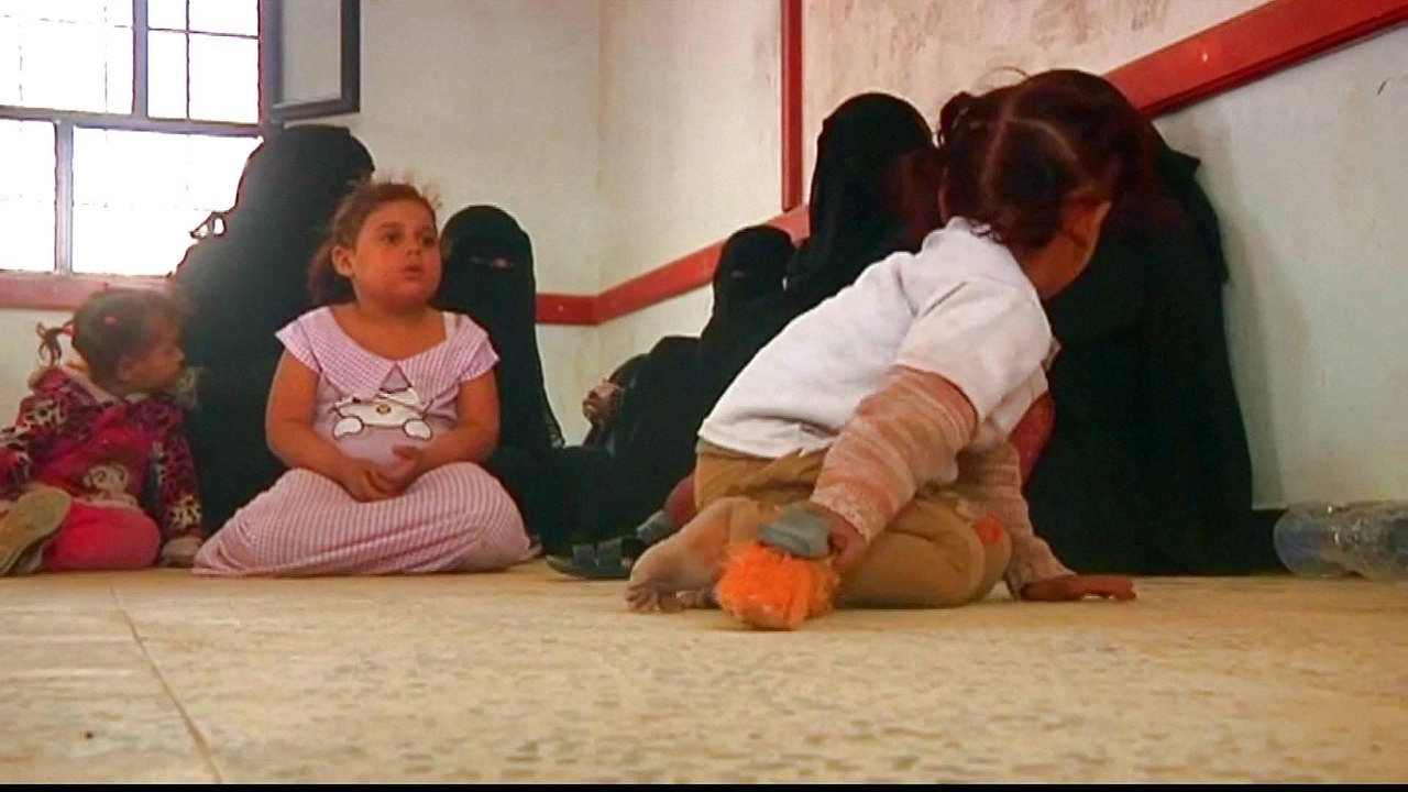 Yemen war: Hudaida residents escape south to Sanaa