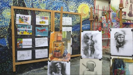 Τα έβαψαν πολύχρωμα στα Εικαστικά Εργαστήρια της Λαμίας