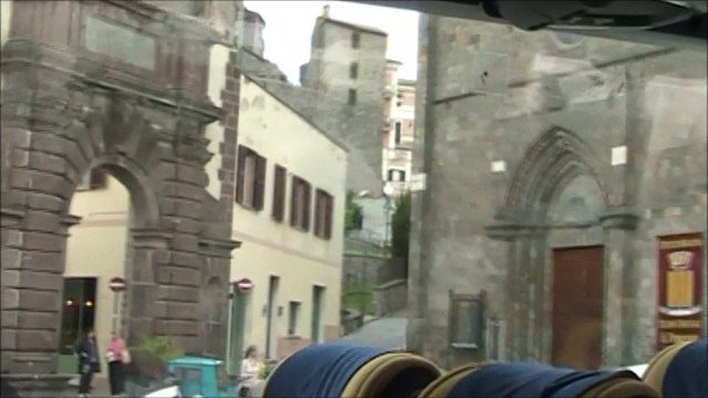 Rome to Civita di Bagnoregio by Coach - Italy Holidays
