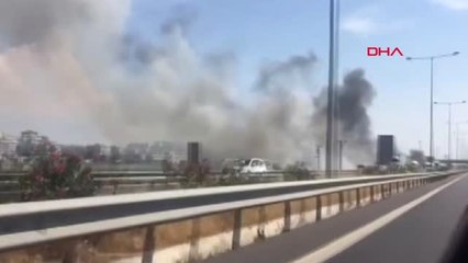 İzmir'de Bir Kamyon ve Bir Otomobil Yandı