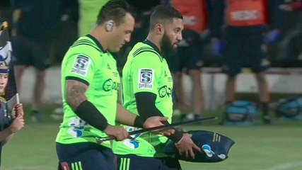 Drôle de rituel d'ouverture de match des Highlanders face aux Babaas
