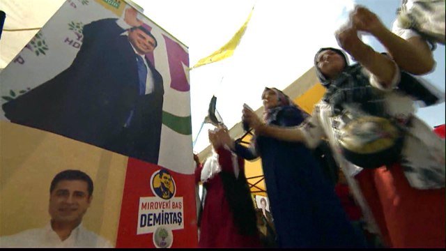 Turkey: Kurdish parties in election race despite crackdown