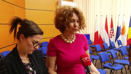 Ora News - Kamp refugjatësh? Vlahutin ripërsërit: S'ka propozim në tavolinë për Shqipërinë