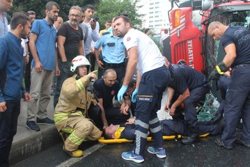 Göreve Giden İtfaiye Aracı Devrildi: 3 Yaralı
