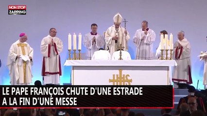 Le Pape François chute d'une estrade à la fin d'une messe (vidéo)