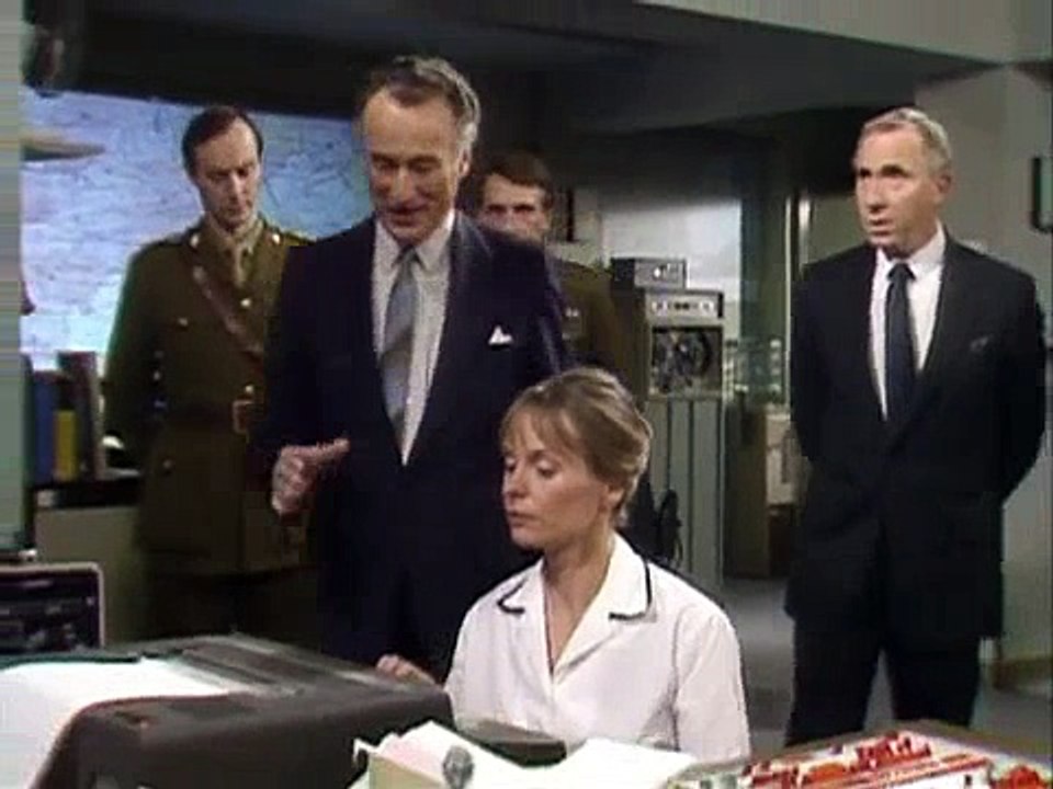 Yes Prime Minister S01e01