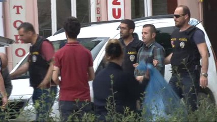 Aralarından Biri Polis Üniformalı Olan Gaspçılar Adliyede