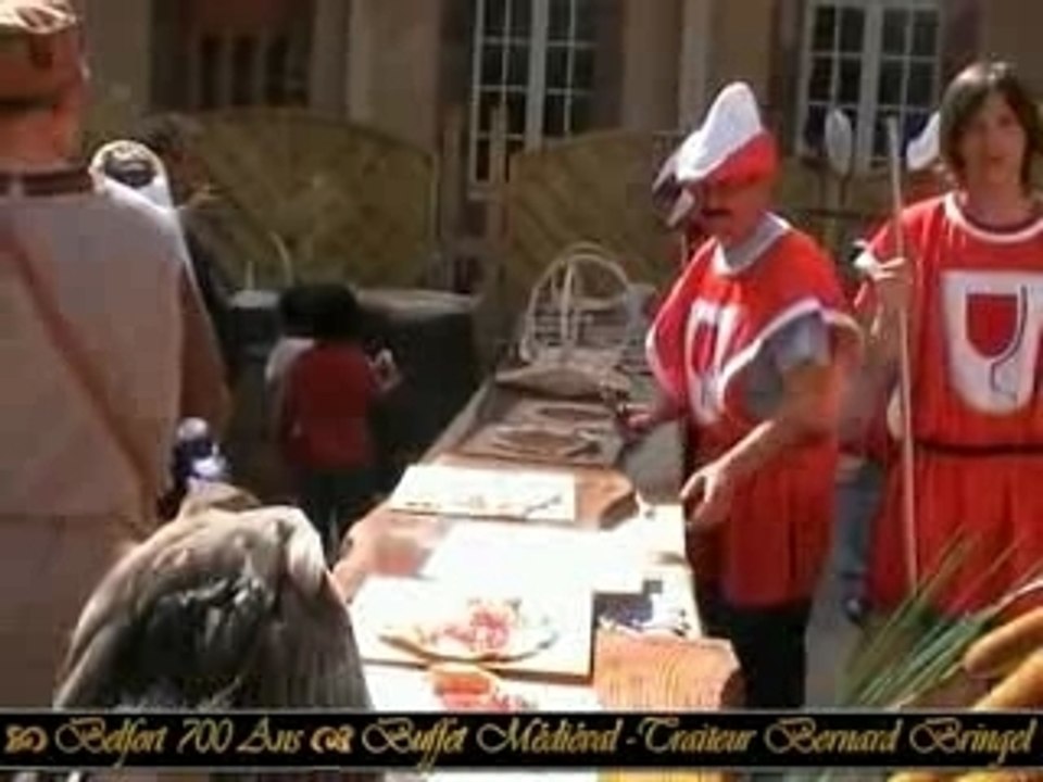 BUFFET MEDIEVAL DU TRAITEUR BERNARD BRINGEL BELFORT 700 ans