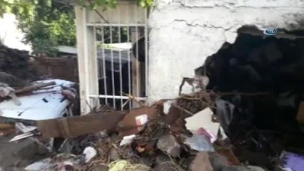 İzmir'de Dereler Taştı Hayat Felç Oldu