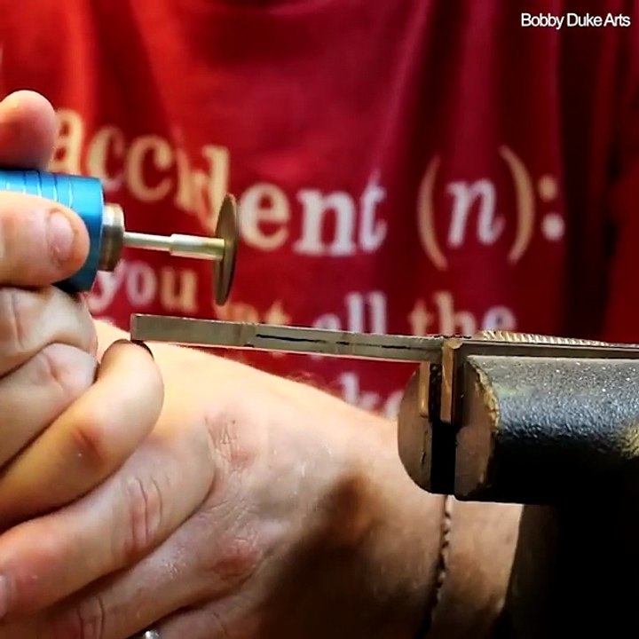 Turning a stainless steel bolt into a small Knife