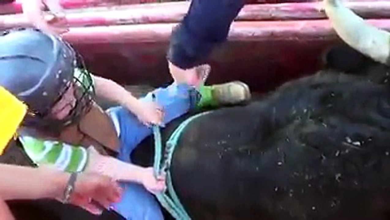 Bull riding is easy, just ask this 3 year old...
