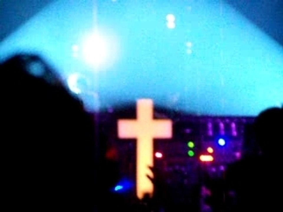Justice @ Toulouse - Le phare - NY Excuse (Soulwax Rmx)