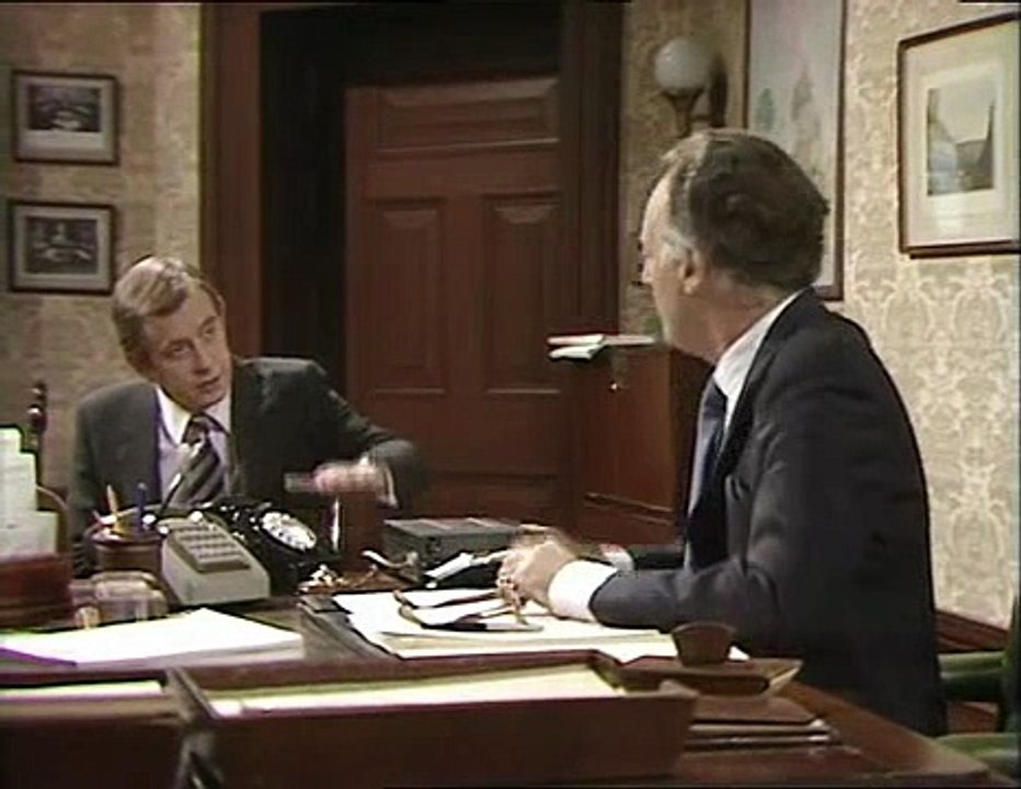 Yes Minister S03e01