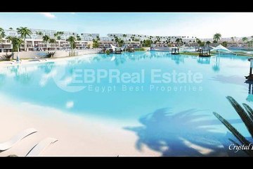 شاليه بحمام سباحة خاص في وايت باي بفيو علي لاجون بتقسيط علي 8 سنوات