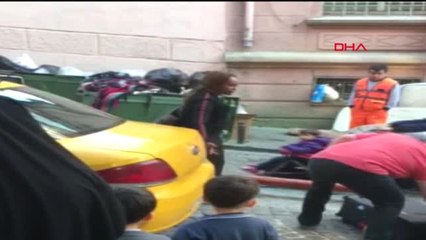 İstanbul Taksicinin Kendisini Trafiğe Sokan Kadın Turiste Tepkisi Kamerada-