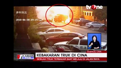 Video Amatir Truk Terbakar Saat Melaju Di Jalan Raya