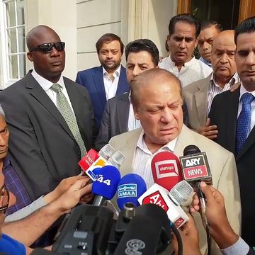 Exclusive Footage of Ishaq Dar Avoiding Media Person