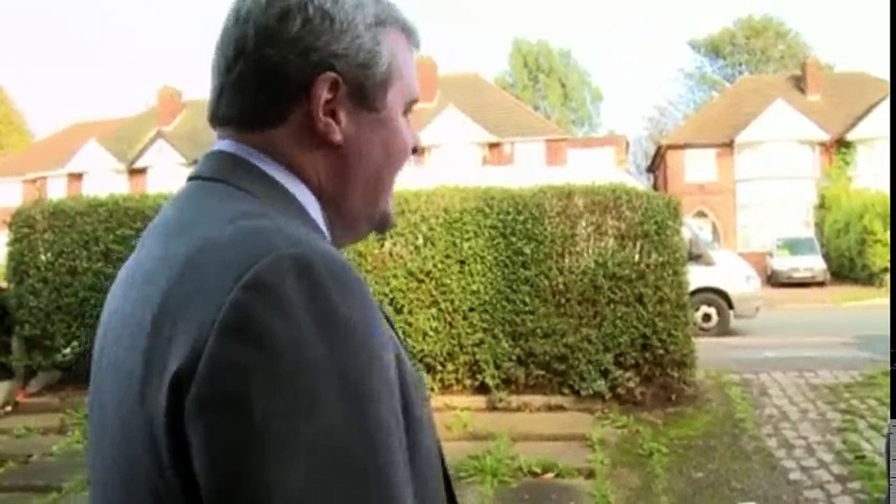 Under Offer Estate Agents On The Job S01  E04 E 4   Part 03