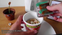 KLUNA EATING REAL FOOD (NOODLES)!! Kluna Tik | ASMR eating sounds COMER LOS TALLARINES SIN COCER